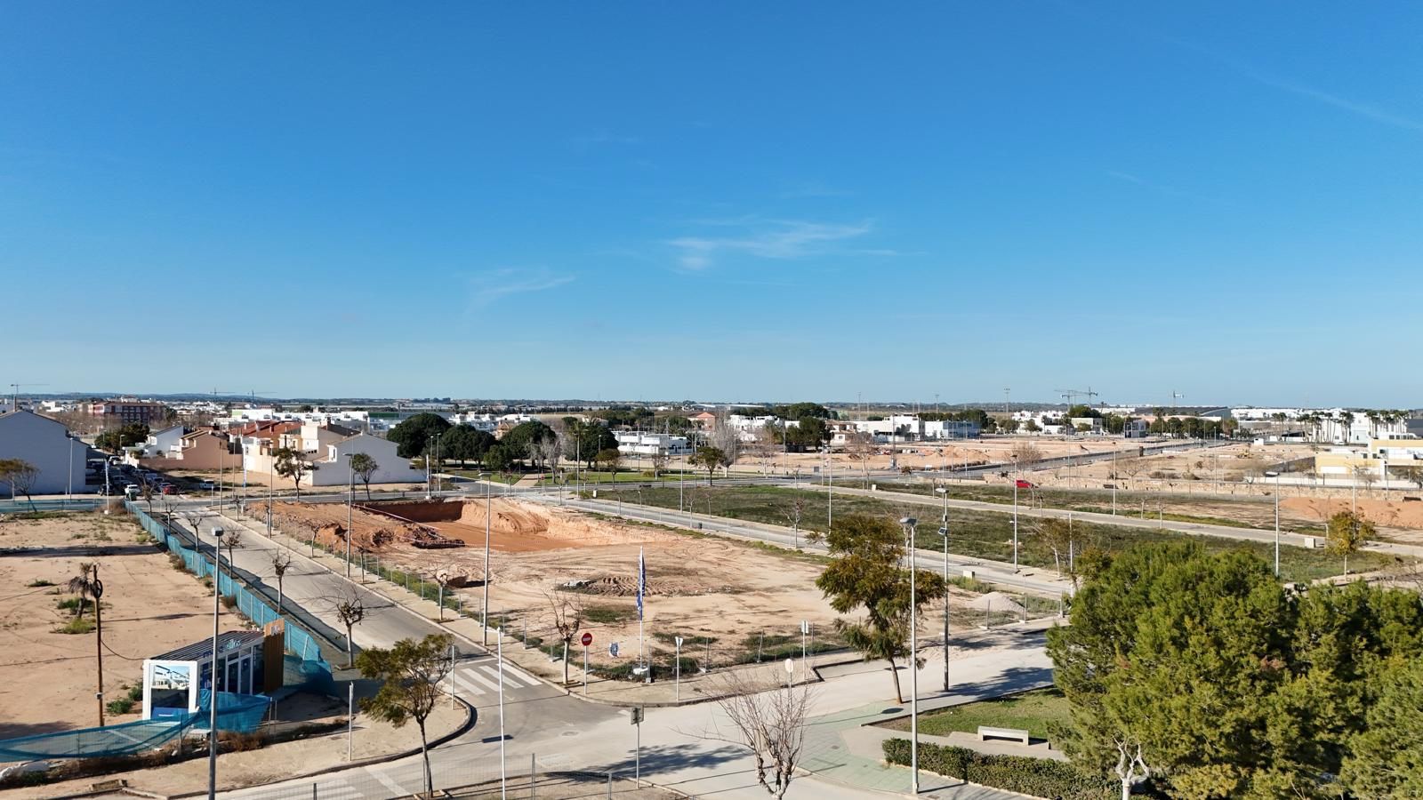 Thiar Village Premium, Pilar de la Horadada